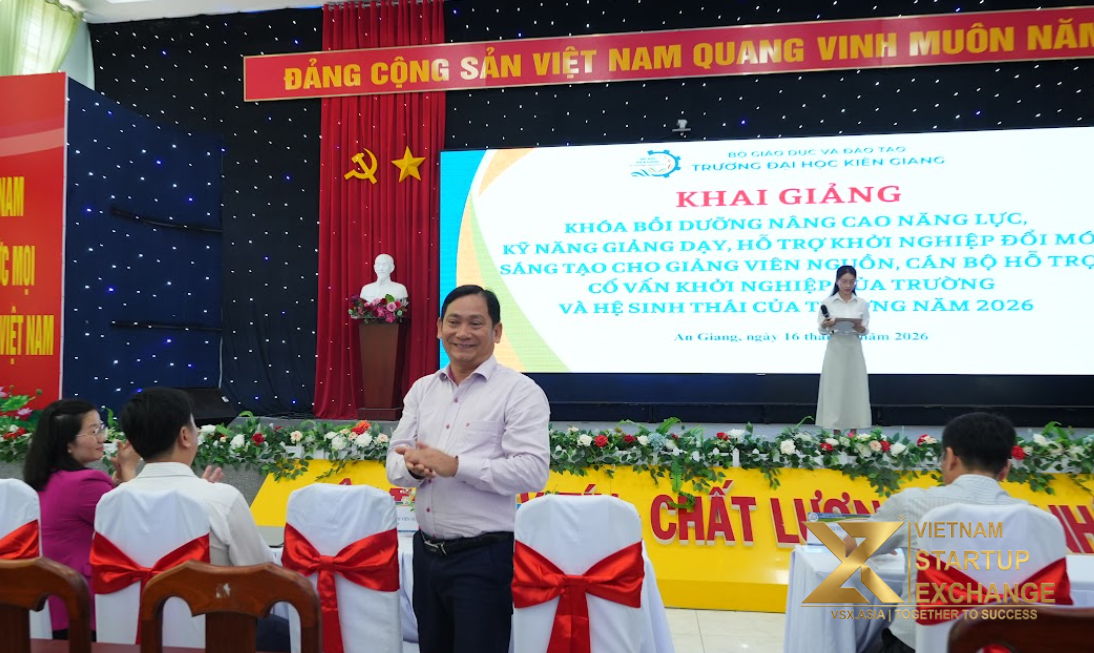 Tiến sĩ Nguyễn Văn Thành, Phó Hiệu trưởng nhà trường