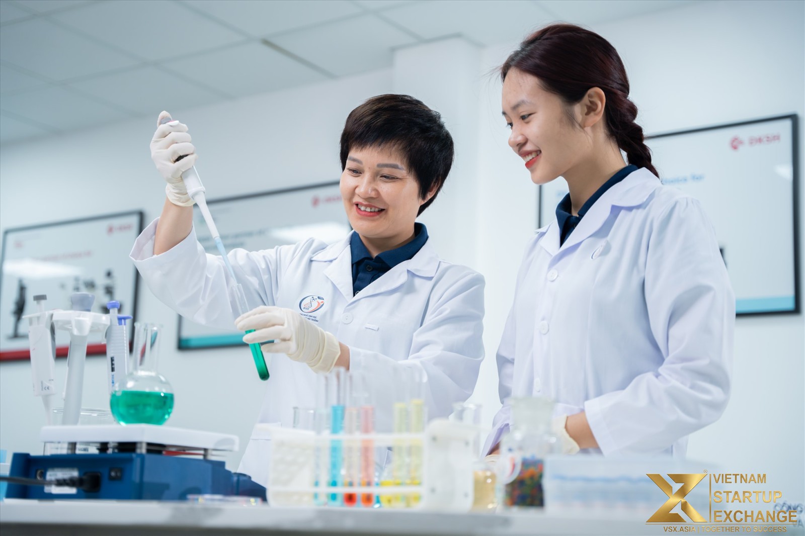Bộ GDĐT phê duyệt 11 chương trình khoa học và công nghệ cấp bộ thực hiện Nghị quyết 57
