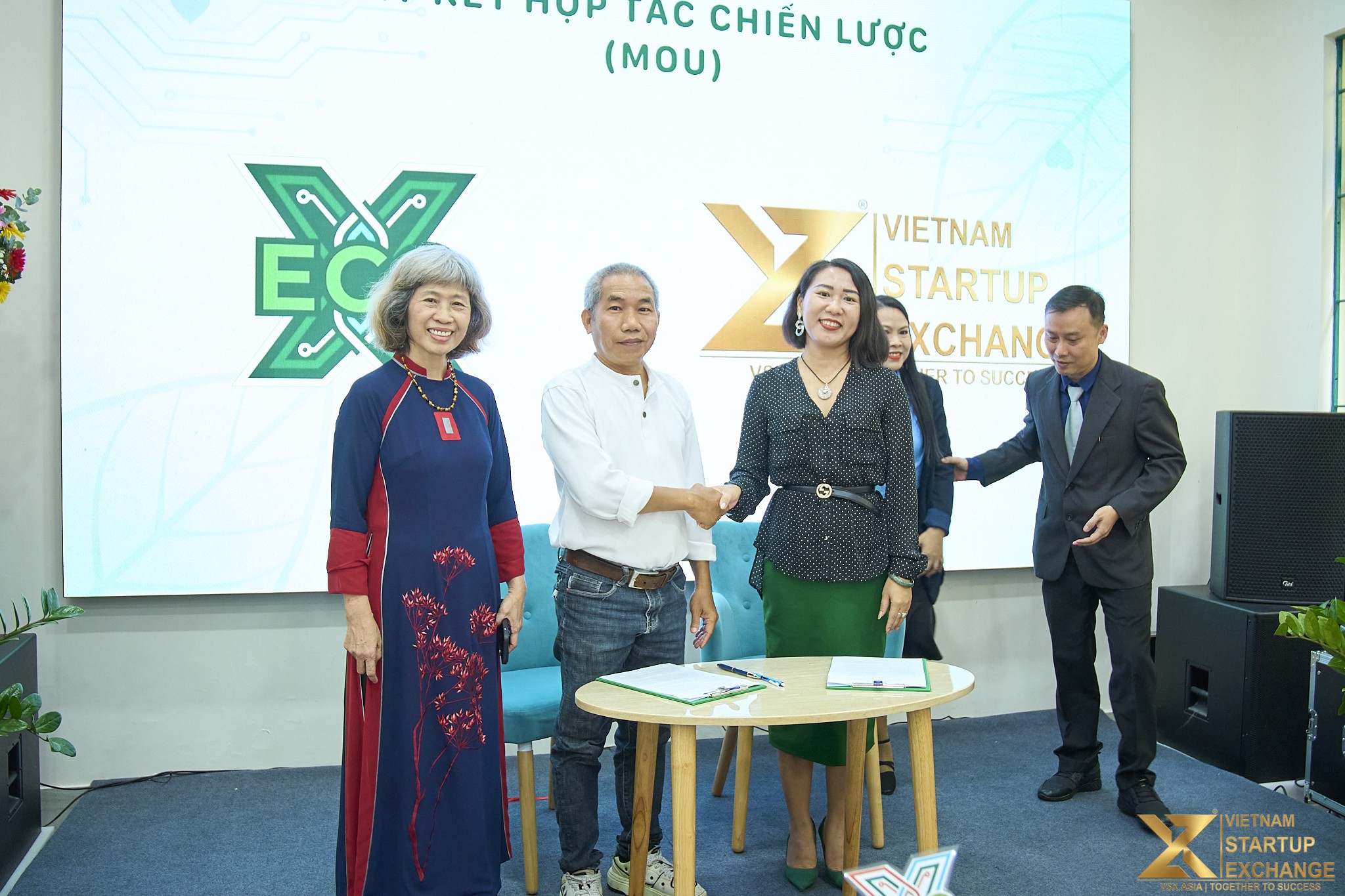 Hợp tác chiến lược VSX CLB Ecoxanh1